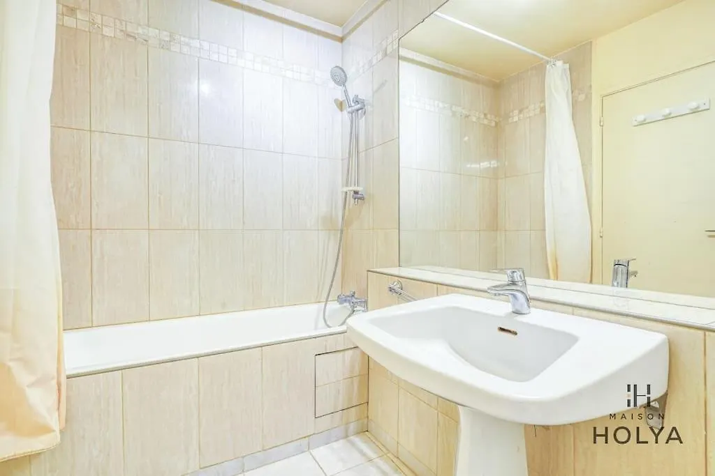 Le Fondamental - Proche Montparnasse - 252B 0*, Paris